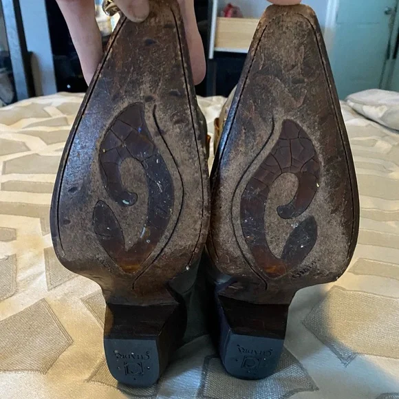 Cuadra Gray Suede Studded and Embroidered Handmade Boots with 3in heel Sz 10 - Picture 3 of 8